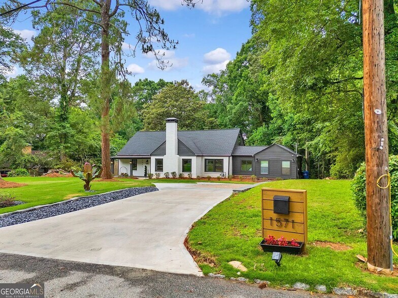 Building Photo - 1571 Blvd Lorraine SW