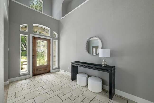 Building Photo - 12004 Mira Mesa Dr