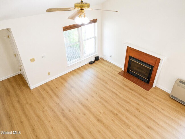 Building Photo - 44 Thimbleberry Rd