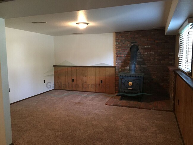 Building Photo - 3BD/2BA Single Family Home