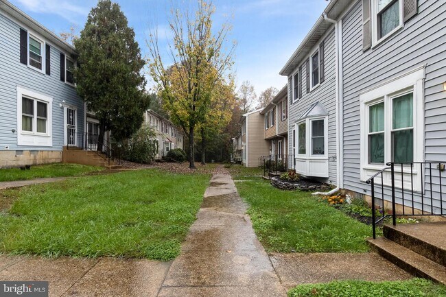 Building Photo - 3935 Wintergreen Pl