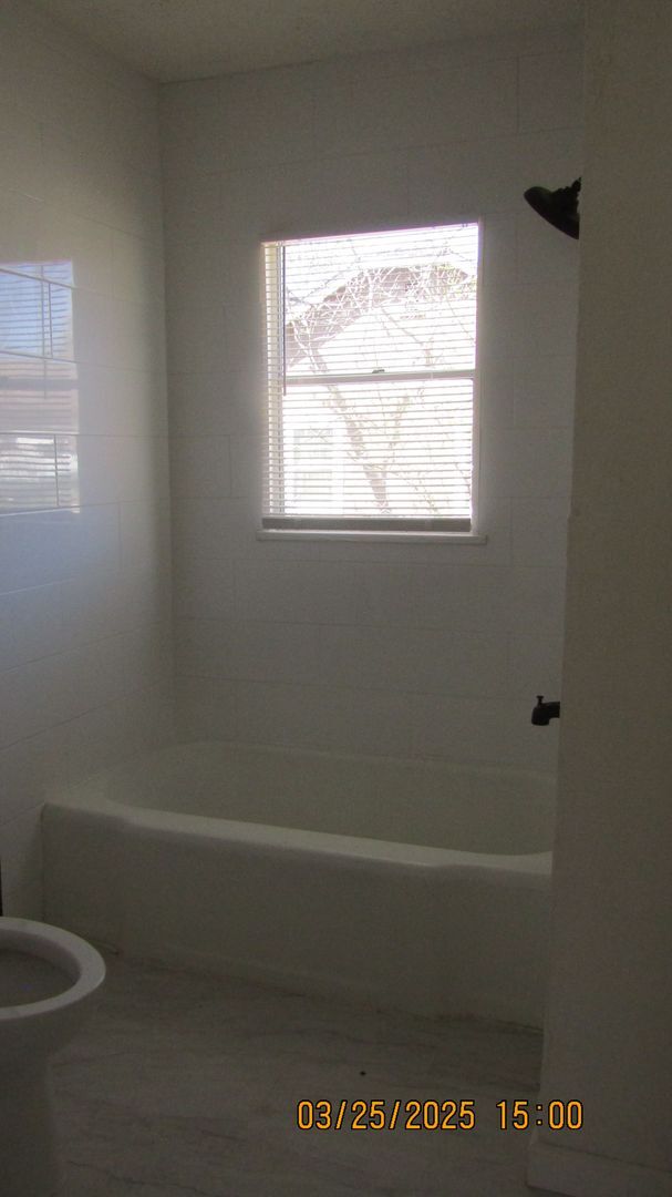 Building Photo - Newly renovated spacious cottage in Mounta...