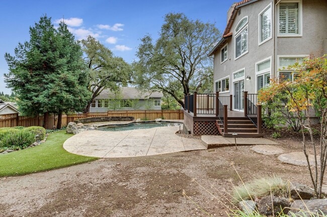 Building Photo - Stunning Folsom Split-Level Home with Pool & 3-Car Garage in Quiet Cul-De-Sac