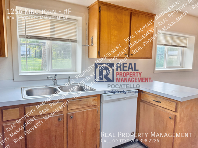 Building Photo - 1256 Kinghorn-#F