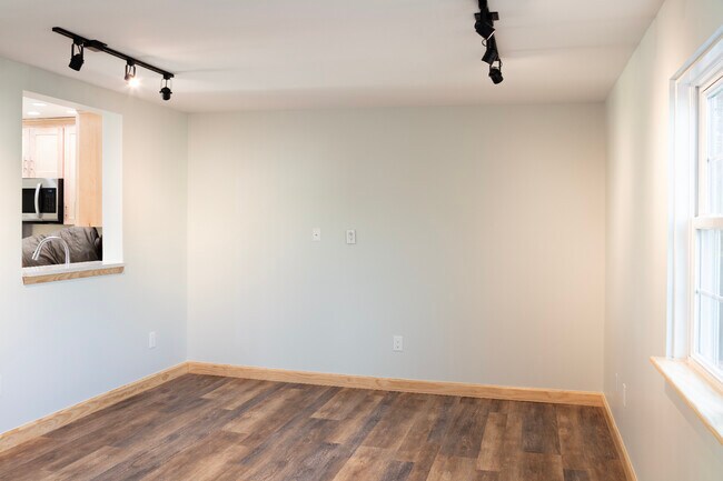 Building Photo - 289 Governors Park Rd