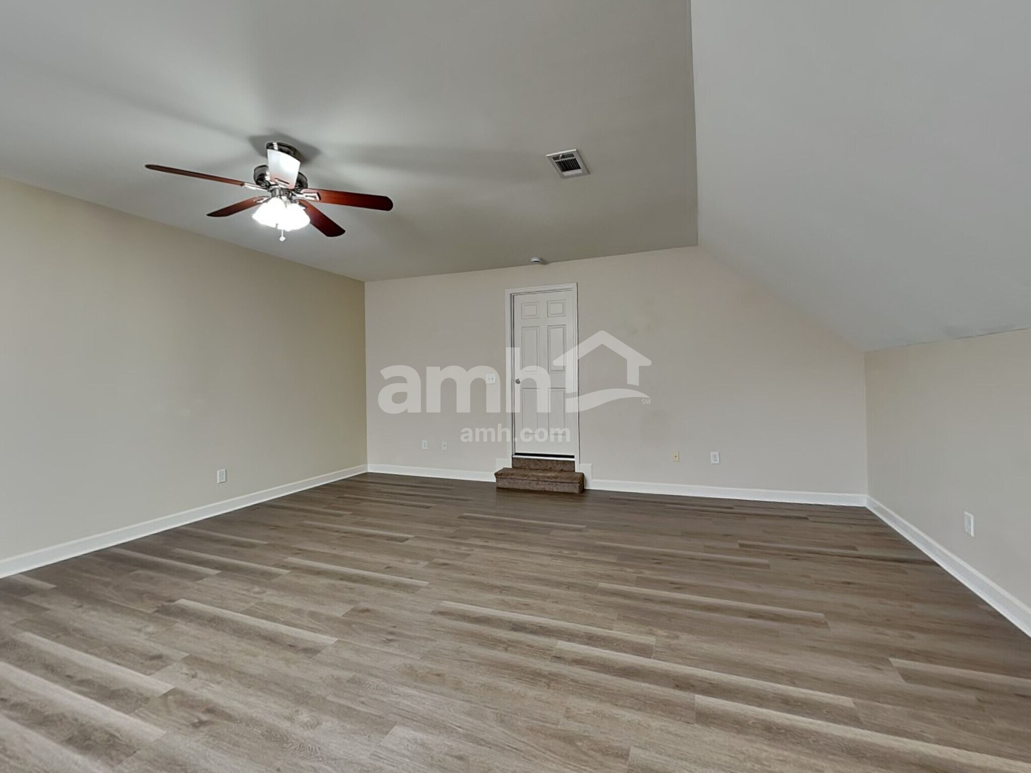 Building Photo - 140 Abbey Rd