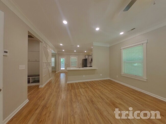 Building Photo - 2480 Marthas Ridge Dr