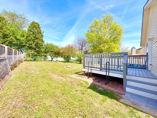 Building Photo - 1215 Marla Dr