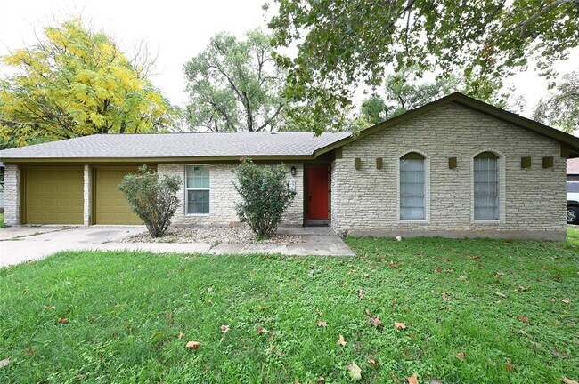 Primary Photo - 9715 Oak Hollow Dr