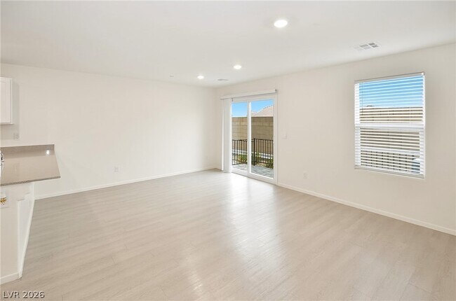 Building Photo - 10923 Heatherford Ave