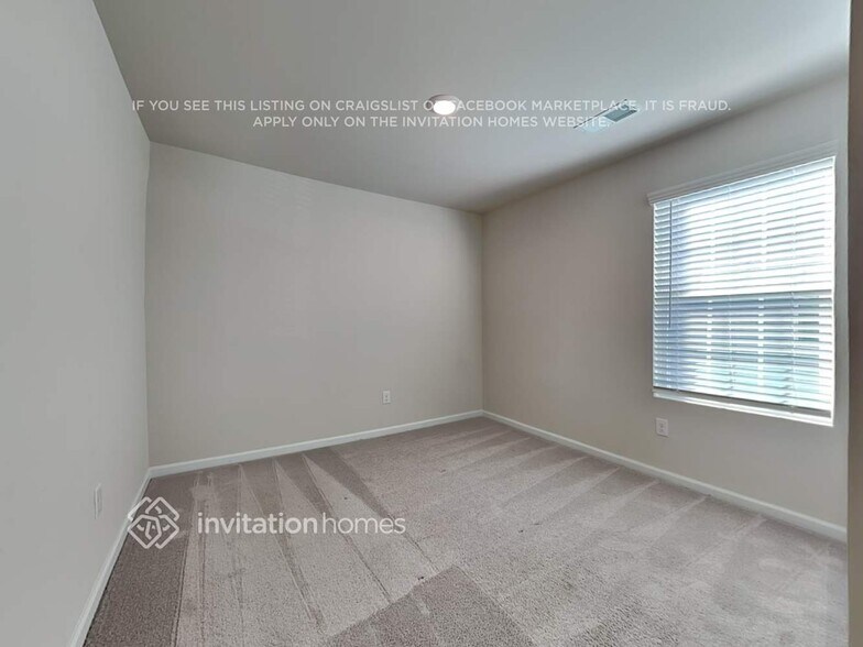 Building Photo - 1143 Woodhouse Dr