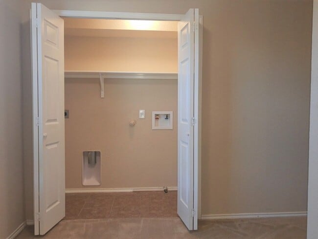 Building Photo - Well Maintained 3 Bedroom Home in Converse