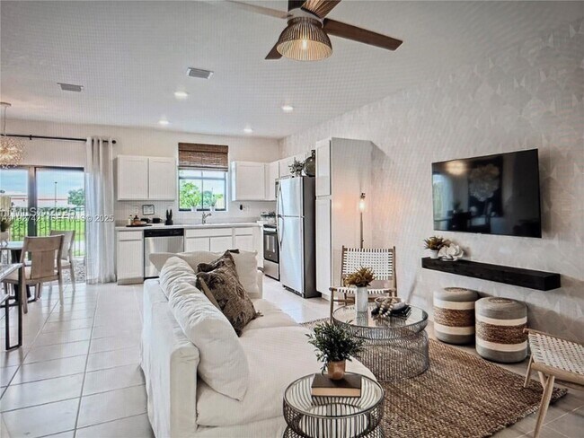 Building Photo - 261 NE 16th St