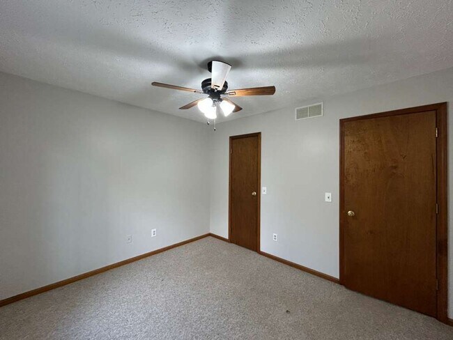 Building Photo - Beautiful 3-Bedroom, 2-Bath Home in the Heart of Painesville