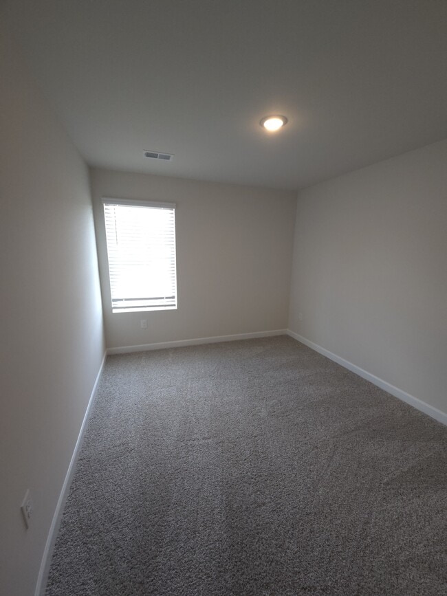 Building Photo - 2 Rockshire Trl