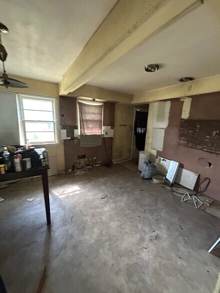 Building Photo - 10149 Baron Dr