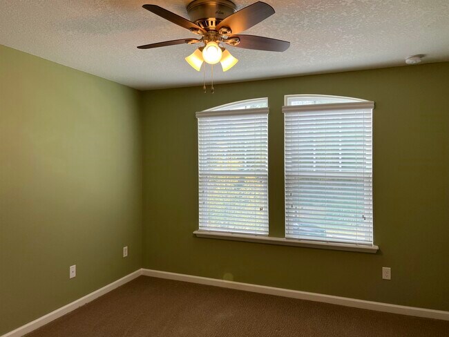 Building Photo - 68 Adelanto Ave