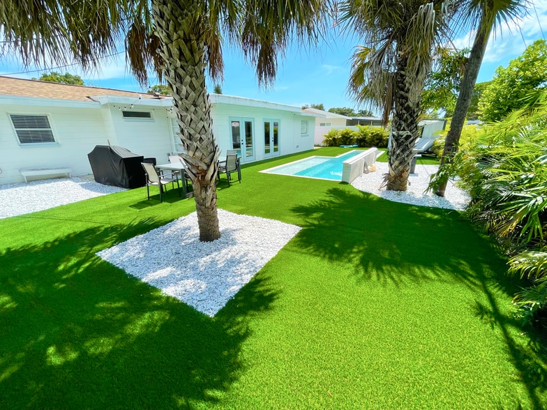 Building Photo - 5901 28th Ave N