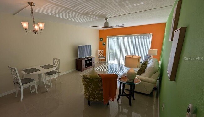 Building Photo - 3810 Gulf of Mexico Dr