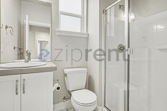 Building Photo - 8565 SW 176th Ave