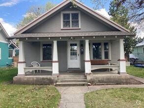 Building Photo - Three Bedroom House with a Rooftop Deck