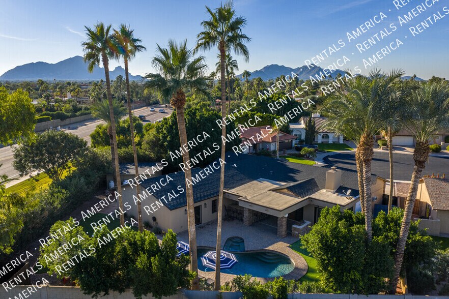 Building Photo - 7007 N Vía De Manana