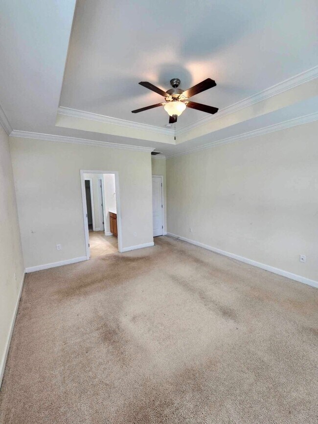Building Photo - 909 Looking Glass Ct
