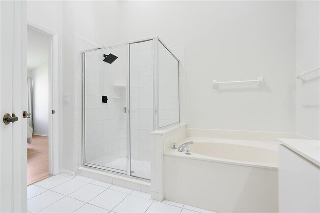 Building Photo - 203 Lake Davenport Estates Dr