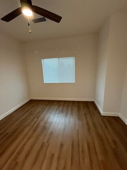 Building Photo - 2029 W Corvina Ave