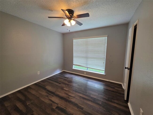 Building Photo - 1115 Rock Canyon Dr