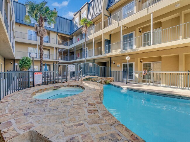 Building Photo - 921 Marine Dr