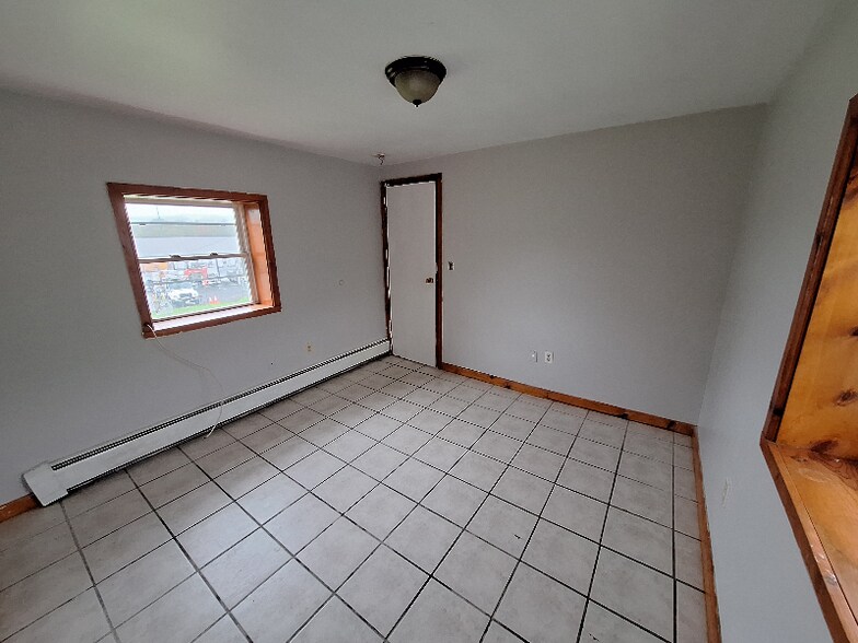Building Photo - 2071 Ulster Ave