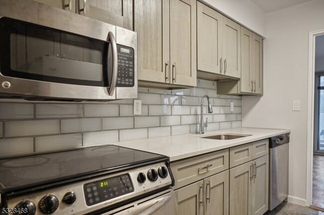 Building Photo - 377 S Harrison St