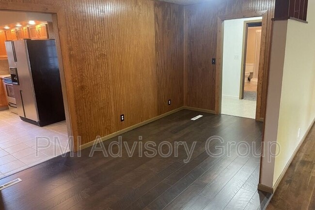 Building Photo - 2213 SE Davies St