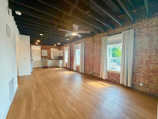 Building Photo - {2202 - A} Spacious Two Bedroom Condo in Historic Pendleton Heights Available Immediately