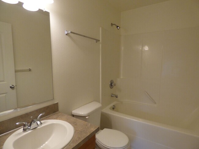 Building Photo - 3536-3538 Fisher Ct NE Salem, OR 97305