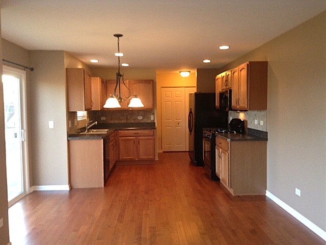 Building Photo - 25139 Presidential Ave
