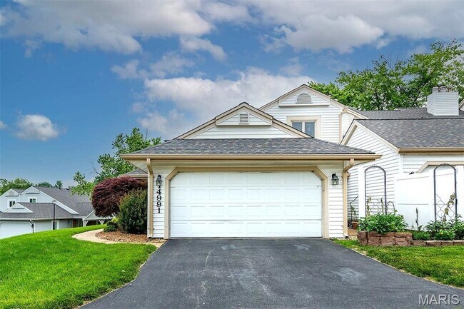 Building Photo - 14991 Broadmont Dr