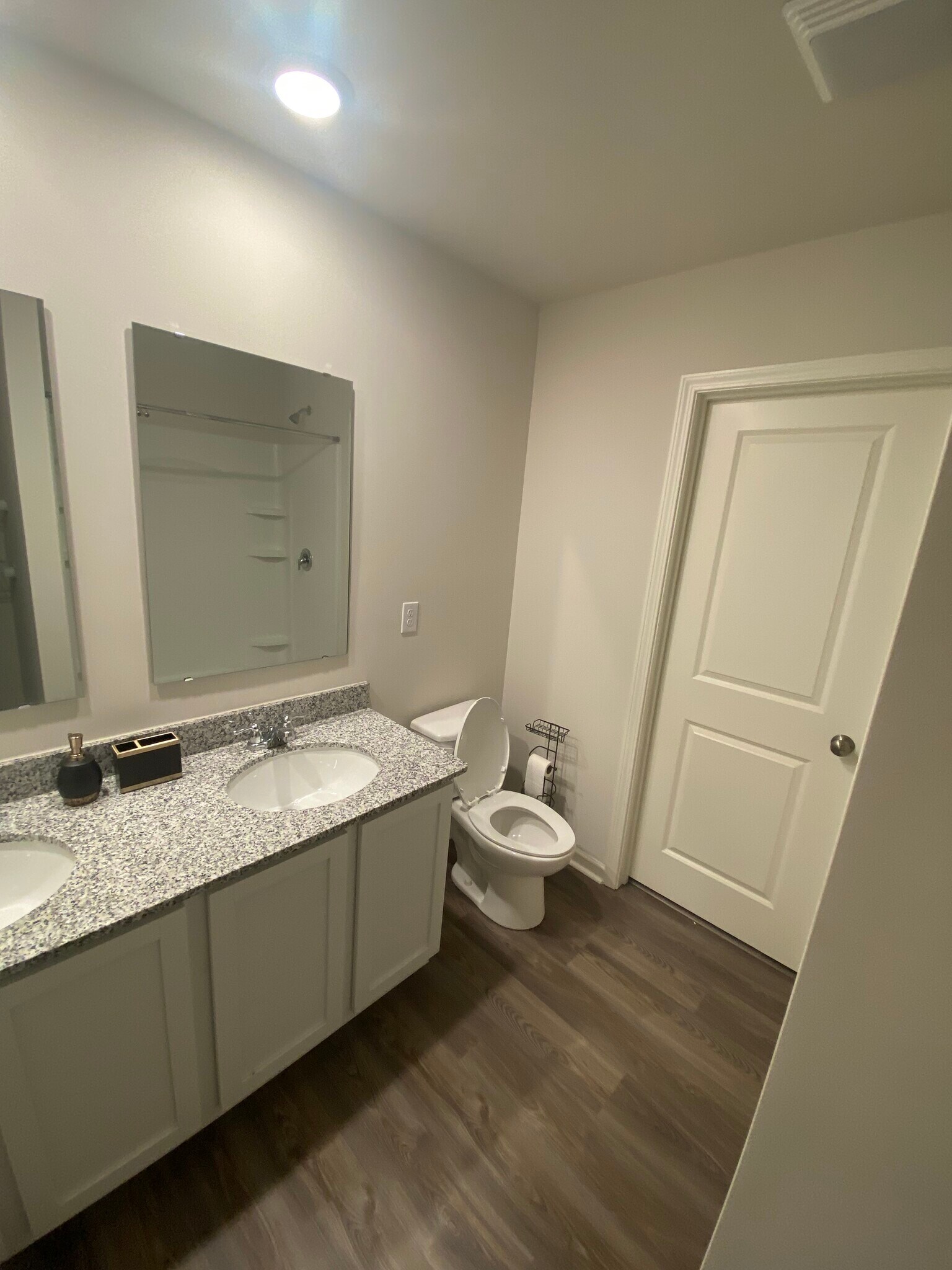 Building Photo - 427 Silo Ct