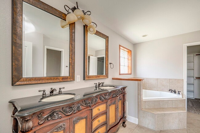 Building Photo - 2903 Savoy Pl