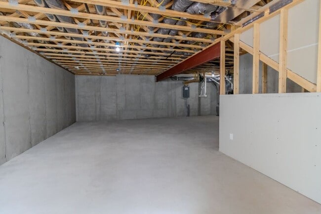 Building Photo - Premier Place and Premier Living!