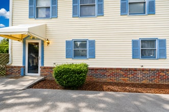 Building Photo - **Updated 2 Bed, 1.5 Bath End-Unit Condo with Large 2-Car Garage – Prime Johnson City Location**