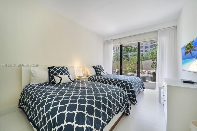 Building Photo - 251 Crandon Blvd