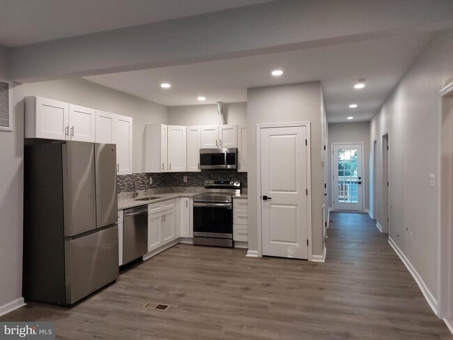 Primary Photo - 446 N Loudoun St