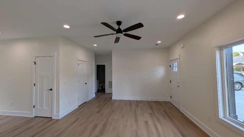 Building Photo - 115 Anile St