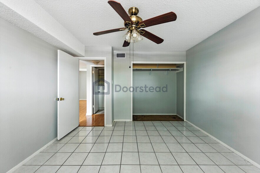 Building Photo - 923 Vance Jackson Rd