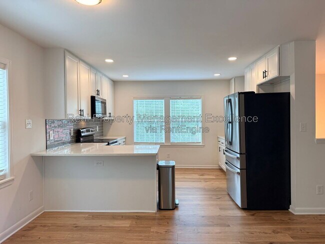 Building Photo - 108 Hassell Ct