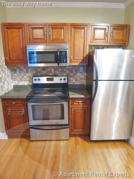 Building Photo - 47 Paulina St