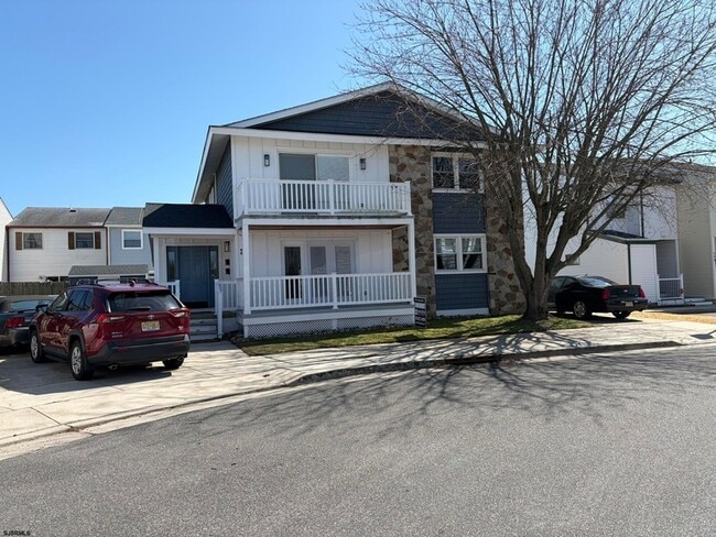 Building Photo - 437 Berkshire Dr