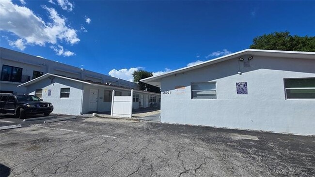 Building Photo - 2501 Pierce St